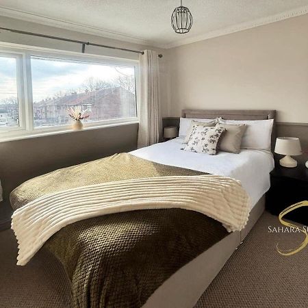 Stylish 2Bed - Manchester - Free Parking Hyde Kültér fotó