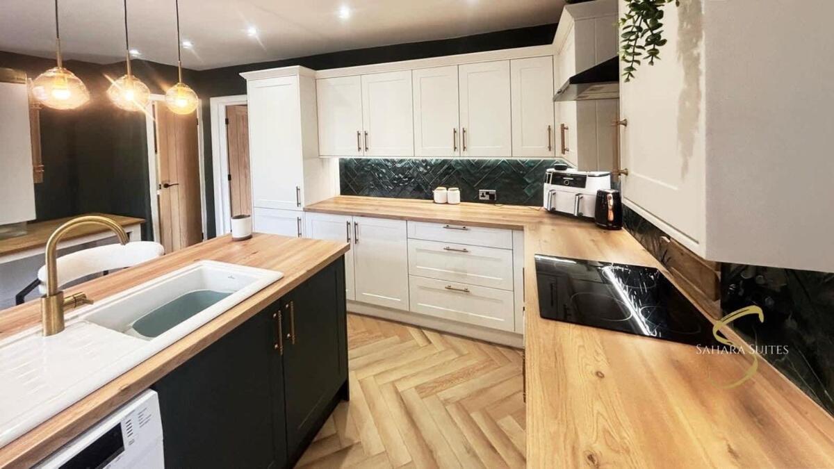 Stylish 2Bed - Manchester - Free Parking Hyde Kültér fotó