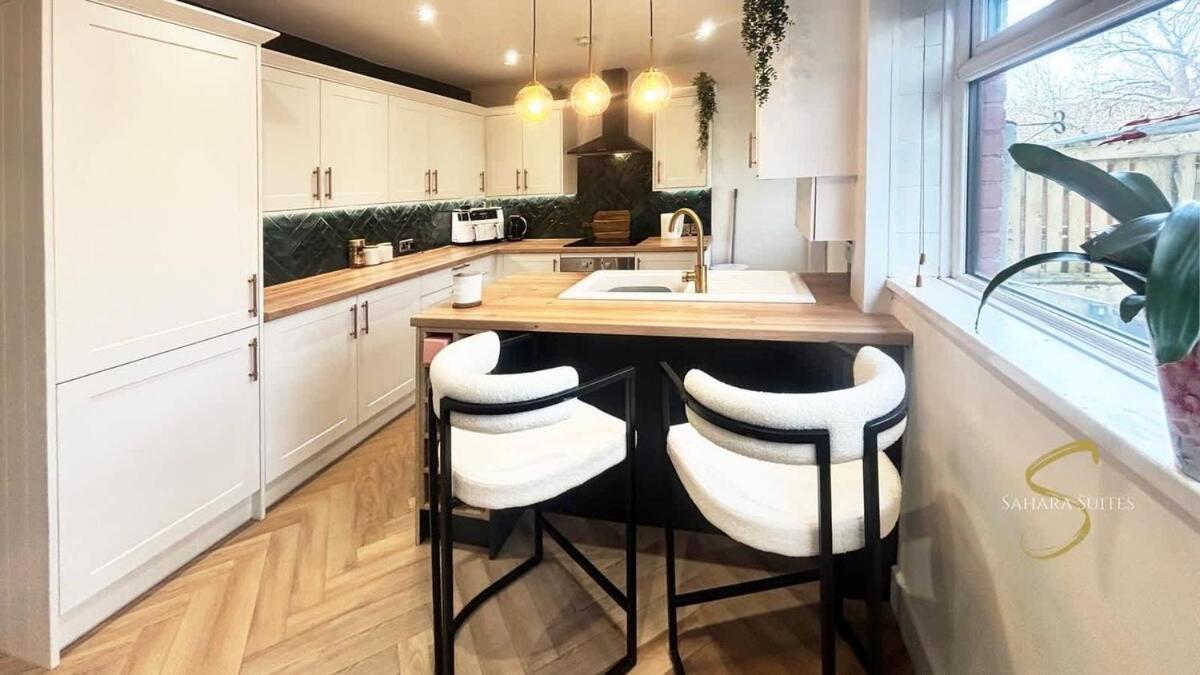 Stylish 2Bed - Manchester - Free Parking Hyde Kültér fotó