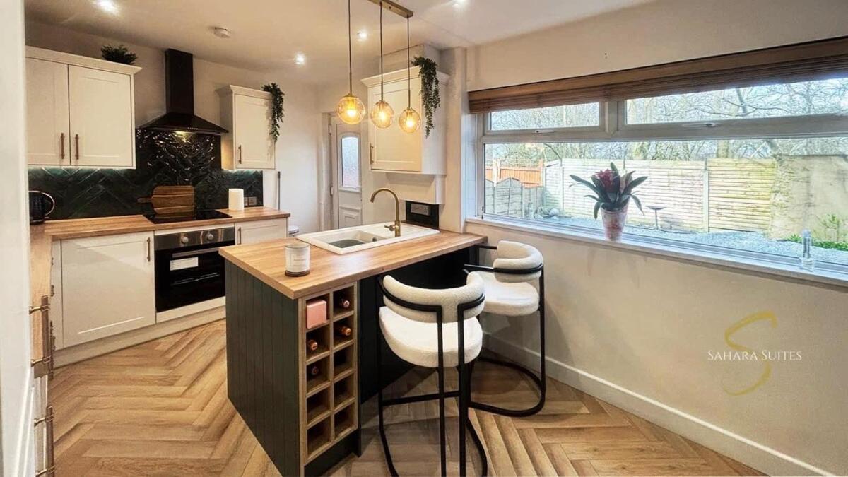 Stylish 2Bed - Manchester - Free Parking Hyde Kültér fotó