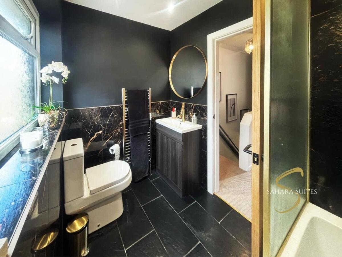 Stylish 2Bed - Manchester - Free Parking Hyde Kültér fotó